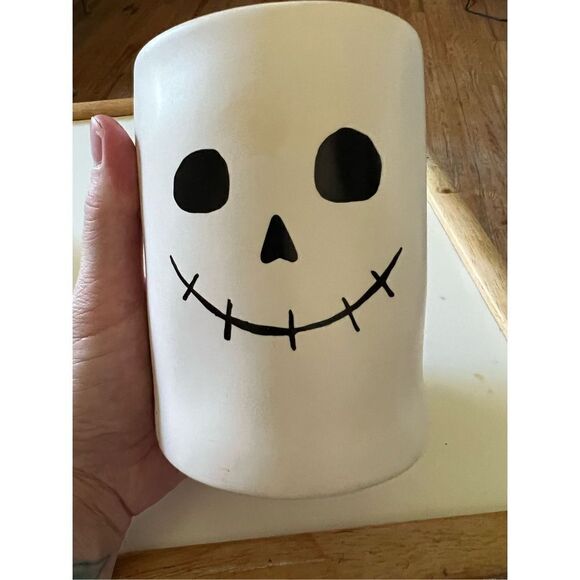 Rae Dunn Funny Bones Candle 13.2 oz - Picture 2 of 5